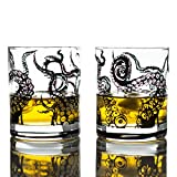 Greenline Goods Vasos de whisky - Set de regalo Vaso de 10 oz - Vasos de whisky Kraken (juego de 2) |  Decoración de pulpo en Rocks Glass |  vasos Old Fashioned Rocks
